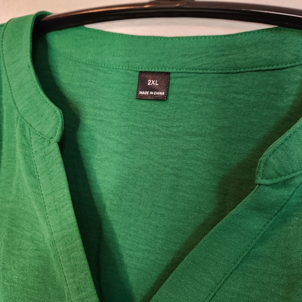 NWOT‎ Shein Green V-Neck Long Sleeve Top, Size 2XL - Picture 3 of 5